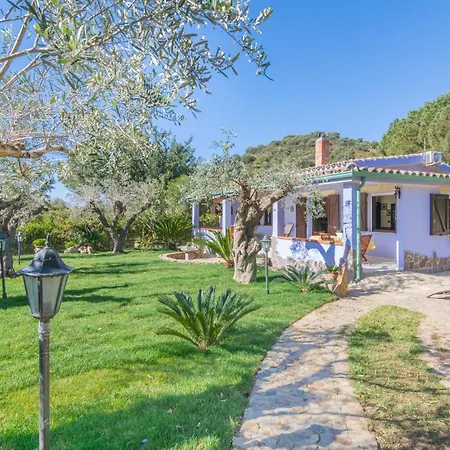 Lilla - A Villa Solanas (Cagliari)